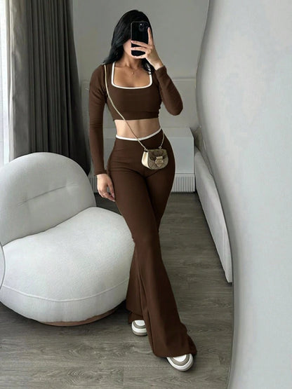 conjunto crop manga larga/pantalón acampanado